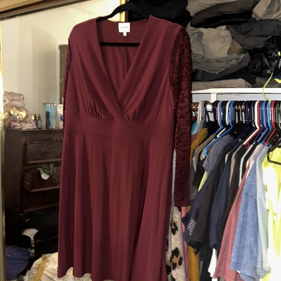 𝕍𝕖𝕣𝕪 𝕗𝕝𝕒𝕥𝕥𝕖𝕣𝕚𝕟𝕘 𝕒𝕟𝕕 𝕔𝕠𝕞𝕗𝕪 𝕓𝕦𝕣𝕘𝕦𝕟𝕕𝕪 𝕕𝕣𝕖𝕤𝕤 - Picture 2 of 5